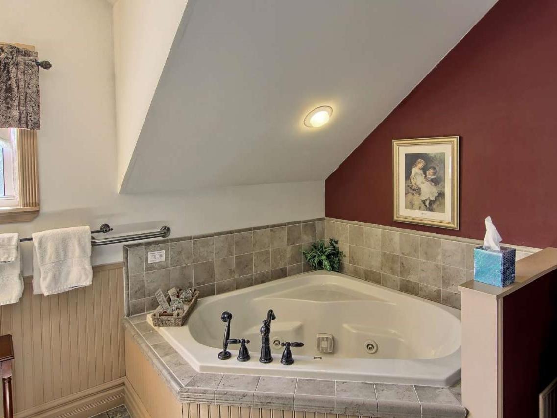 Grand Victorian B&B Inn Bellaire Quarto foto