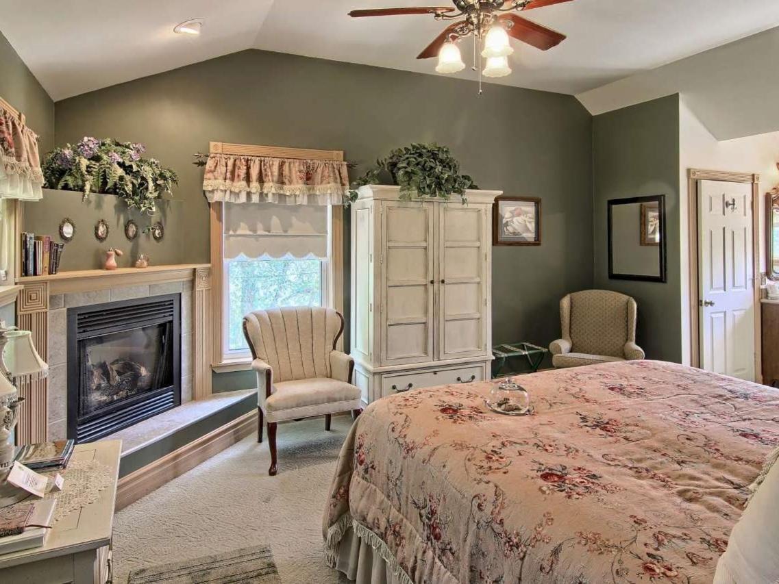 Grand Victorian B&B Inn Bellaire Quarto foto